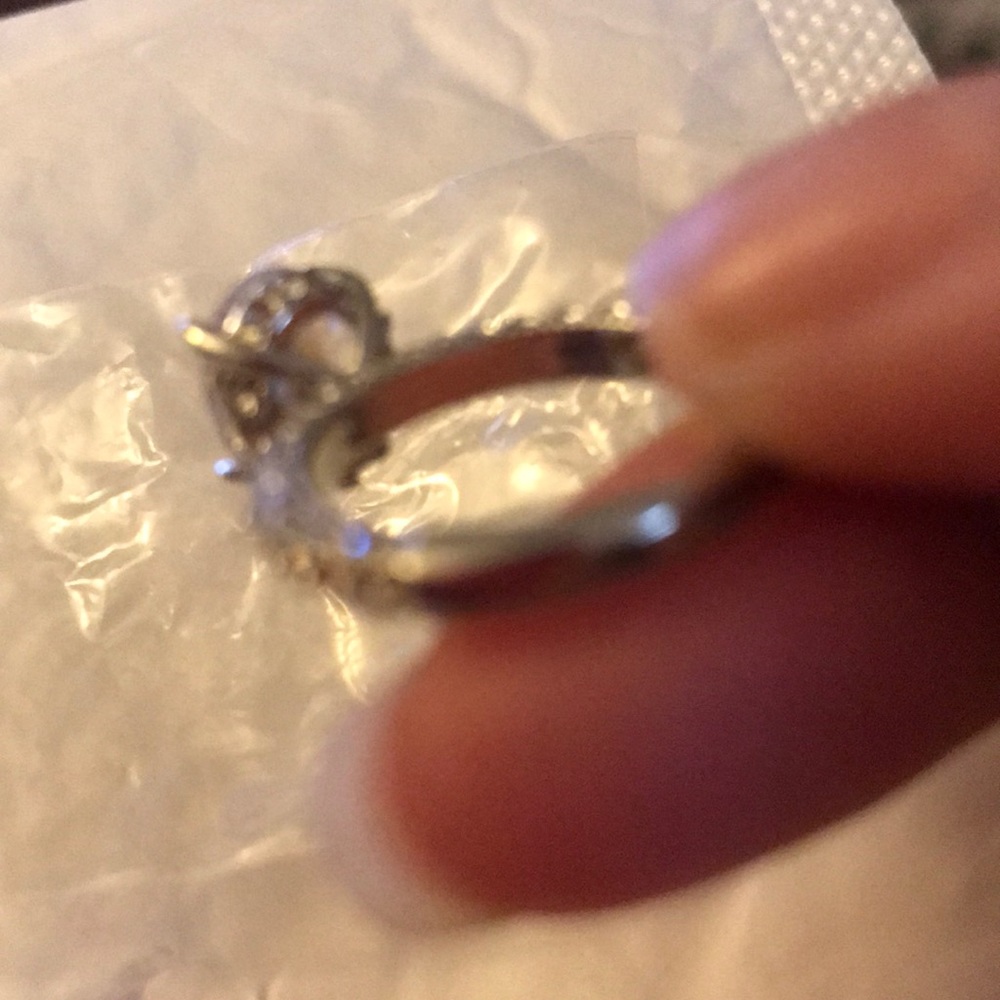 Diamond Ring - Picture 4 of 4